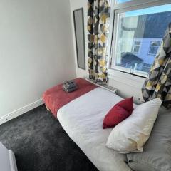 Londonderry - 3 BDR, Sleeps 6, Parking, WIFI, Stockton on Tees city centre