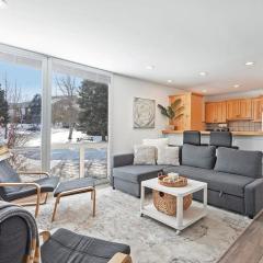 Lovely 2BR Near Skiing with Hot Tub Pool Access