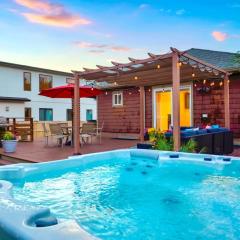 Shakedown St HOT TUB Fire Pit and 4 Miles to DT