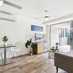 Bright Inner-City 1-Bed with Spacious Balcony