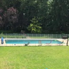 Gîte familial avec piscine chauffée et jardin privatif près des châteaux de la Loire - FR-1-381-393