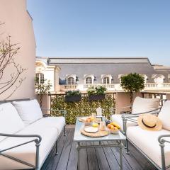 Superb flat with terrasse & 24-7 security in the heart of Paris!