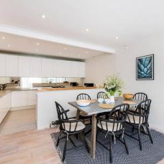 Divine 3 Bed House in Battersea