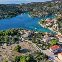 Cozy Apartment In Sevid With Wifi