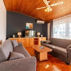 Two-Bedroom Apartment In Nemira