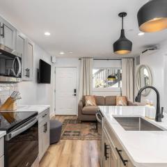 Bright Condo by Vanderbilt and Belmont, 3 miles to Downtown