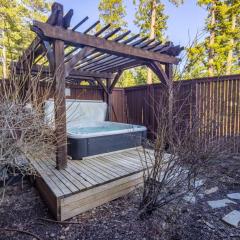 Suncadia One Bedroom Lodge Unit with Private Hot Tub
