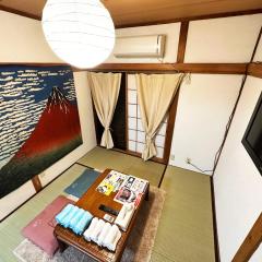 4 min to Sta,KIX48min Namba10minUSJ33min Convenience store, coin laundry, public bath, all 1 minute walk Kitakagaya INN OSAKA , 6 ppl, Near Namba to 10min,駅近徒歩4分一軒家貸切北加賀屋駅からなんば駅まで10分 コンビニ 銭湯 コインランドリー徒歩1分