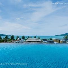 Beachfront Deluxe Infinity Pool