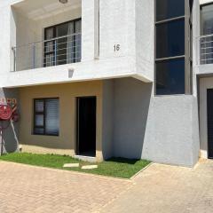 Apartment close to Golf Course!