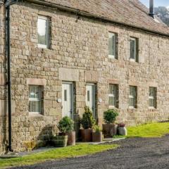 Nook Cottage, Hot Tub, Polar Bears, Alton Towers, Bakewell, Chatsworth House, Peak District Stay