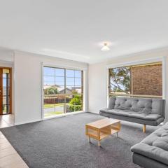 Beautiful 3 bedroom house with Corio Bay view at heart of Clifton Springs