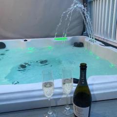 Luxury Hot Tub Lodge- York -Lakes -5* Country Park