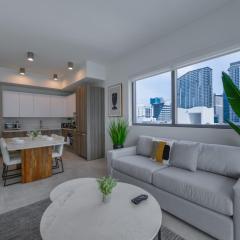 Condo with Amazing Views in the Heart of Brickell