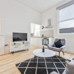 Modern 2 Bedroom Apartment in Central Cheltenham