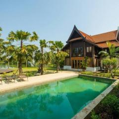 Luxury Thai Lanna house and Farm stay Chiangmai