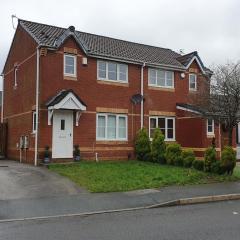 Lovely 3 Bedroom House Manchester