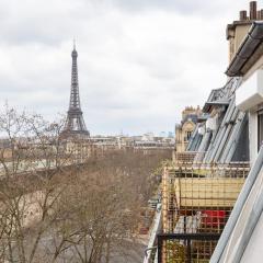 Typical Parisian#Amazing View#EffeilTower#Paris 7