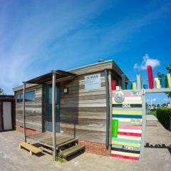 Chalet Valentina directly on the Lauwersmeer