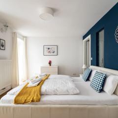 Cozy 1BR Duplex Near Center by HM