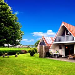 Leonie 6 pers holiday home with a large garden close to the Lauwersmeer