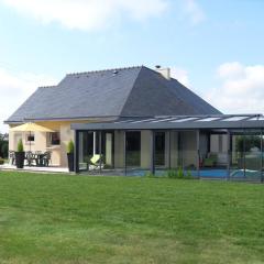 Brittany, House with swimming pool and spa in the countryside