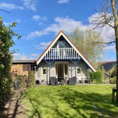 Grachthaus 6pers House with a private terrace and garden by the Lauwersmeer