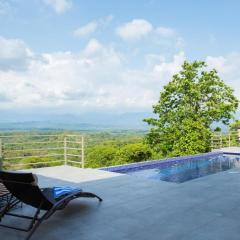 Secret Mountain Top 3BR Casa Colibr with Jungle Views Private Pool BBQ