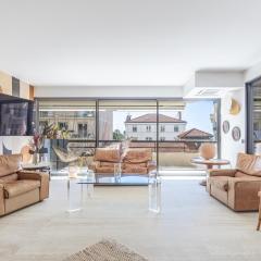 LB Vacation Rentals I A short Stroll to Palais, Beach, Terrace & Seaview