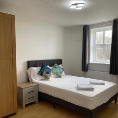 2Bed Cozy Spacious apartment - 15min to Canary Wharf O2 Excel Central London