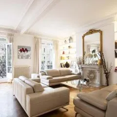 Luxury Apartment • A/C • Balcony • Saint-Germain