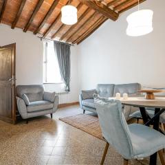 Pet Friendly Apartment In C, Val Di Cecina With Kitchen
