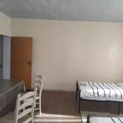 Doppelbett Zimmer mit WC