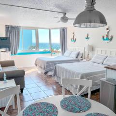 Beachfront Studio - Perfect Location - Free Beach Chairs