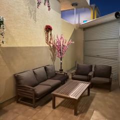 شقة ارضية بمدخل مستقل غرفة وصالة النرجس ١٢