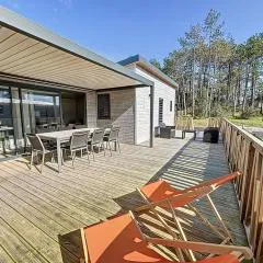 Chalet de Standing 6 Pers. à Jullouville - Piscine Chauffée, Plage à Proximité, Wi-Fi Inclus - FR-1-361-536