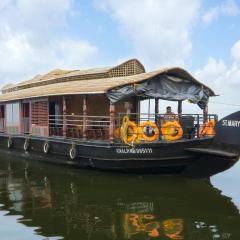 St. Mary Houseboat