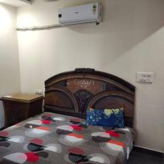 Fully Furnished Rooms with AC/Wifi/Excellent Food