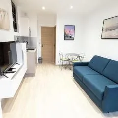 Le Méridien, studio rénové avec terrasse, 8 min à pieds du centre ville