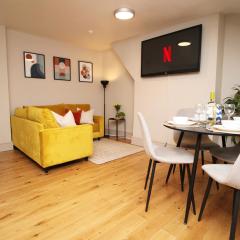 Modern 2 Bed Apartment With Parking - 5 Min To City Centre - By EKLIVING LUXE Short Lets & Serviced Accommodation