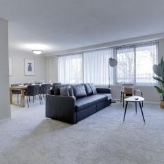 Modern & Spacious 2BR Condo @Crystal city