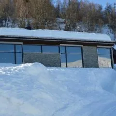 Pow Panorama - High standard Mountain home