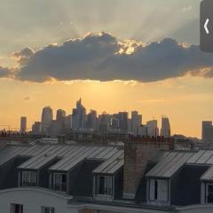 Étage d’un duplex au 17ème arr de Paris , vue sur le Défense, à 10min des champs Élysée