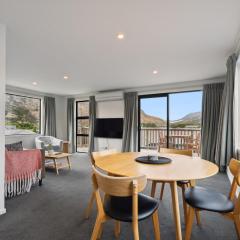 Modern Apartment with Coronet & Remarkables views