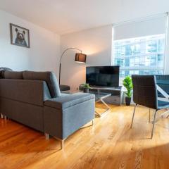 Pets Allowed Queen Bed Condo Downtown Toronto