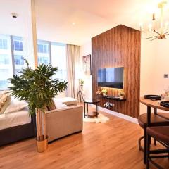 Heart of DIFC: SKY Gardens Modern Chic Studio