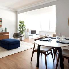 Elegant and bright apartment in Estoril