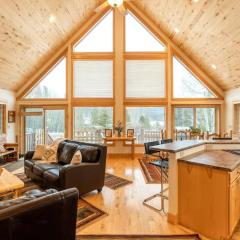 Beautiful A-Frame Cabin w Views of Lake