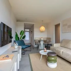 Luxury apartment with sauna by the sea