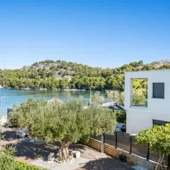 Villa Australia